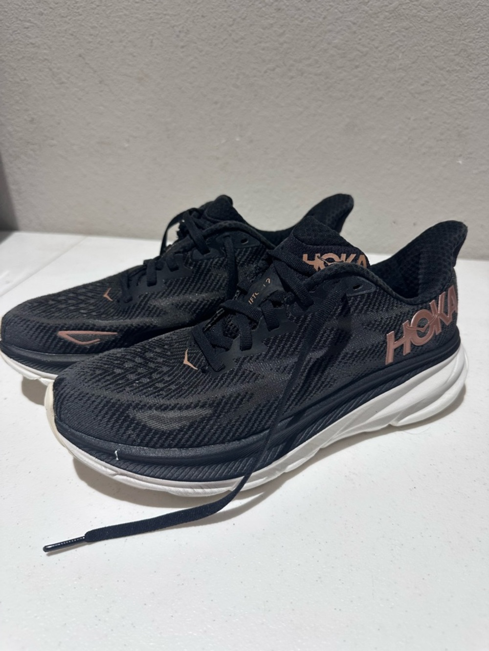 Hoka Clifton 9 sneakers 7.5 B